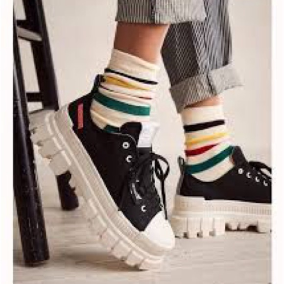 Palladium Black and White REVOLT LO TX | Size 8.5 M runs 1/2 larger | New in Box - Picture 2 of 14